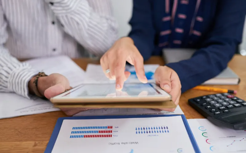 From Benchmarking to Savings